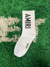 Load image into Gallery viewer, Amiri Written Logo Socks - White/Black
