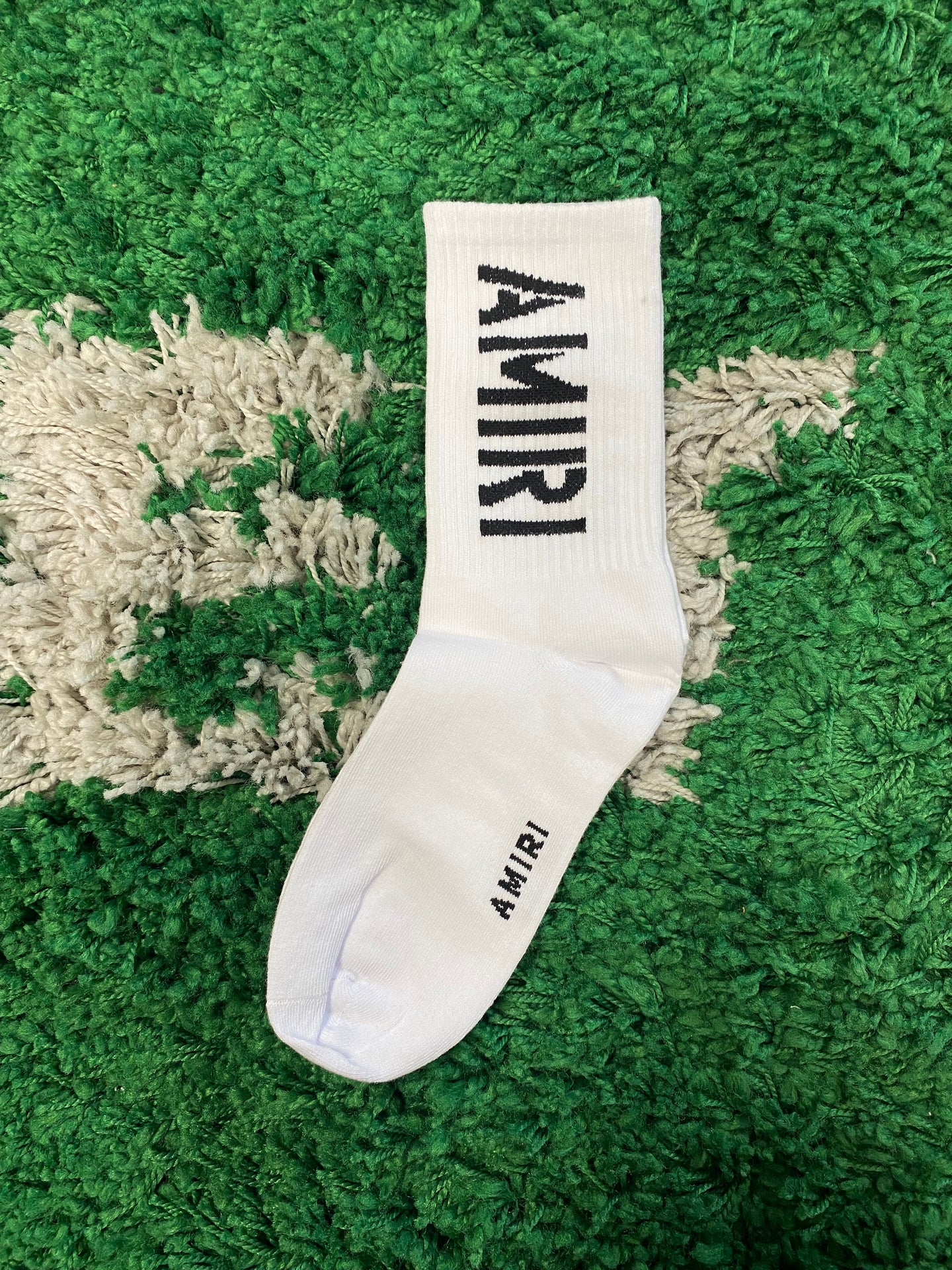 Amiri Written Logo Socks - White/Black