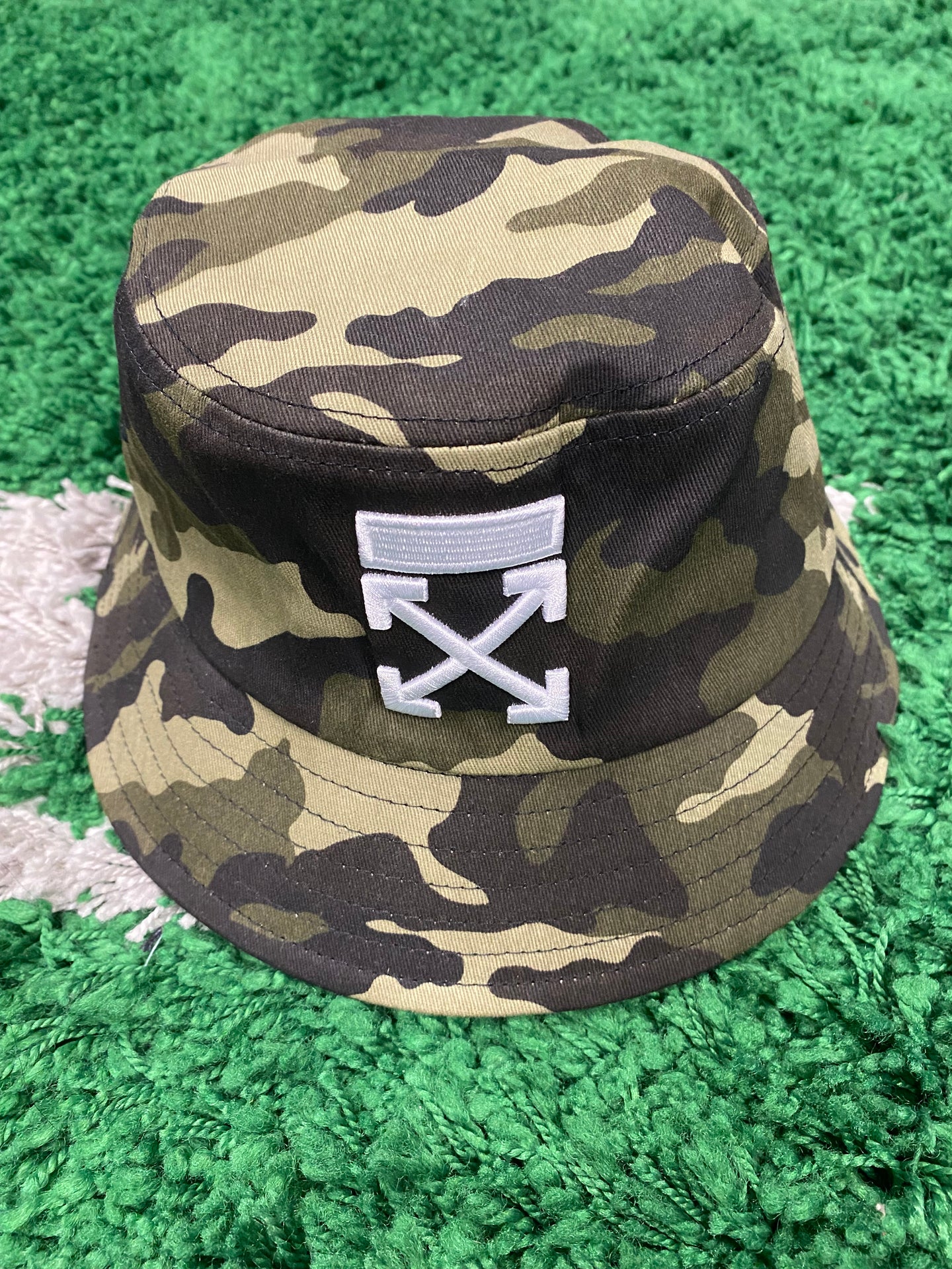 Off White Bucket Hat - Camo/White